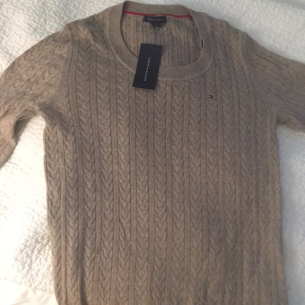 NWT Tommy Hilfiger sweater